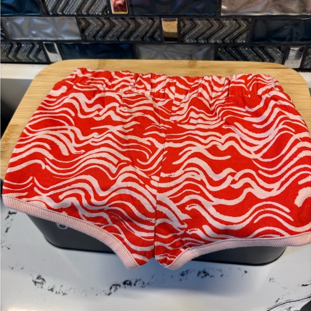 Vibrant Wave Pattern Kids Shorts